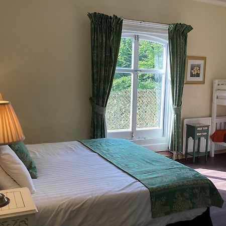 Oyo Rayanne House Guest Accommodation Holywood  Exterior photo